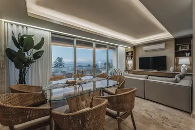 Image de A place of peace in front of the sea