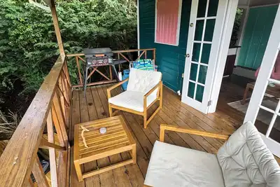 Image de Peaceful, newly renovated cottage 100 yards from the Sea and dining in Toucari