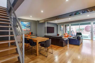 Image de Espresso Lane House – Modern Luxury Retreat