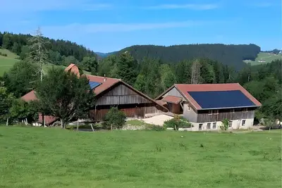 Image de Maison de vacances « La Petite Grange » avec vue montagne, terrasse privée et Wi-Fi