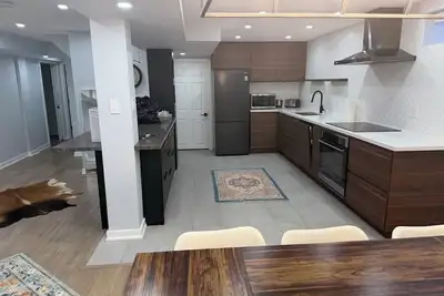 Image de Cozy & Spacious basement