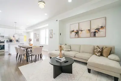 Image de Spacious 3br/3ba - Sleeps 8 - 10 Min to Stadium