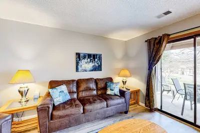 Image de Rustic 2br Condo - Pool & Golf - Pet Friendly