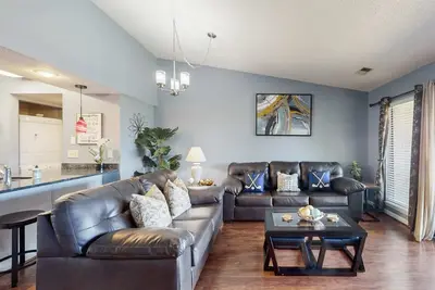 Image de Serene 2br Condo - Pond View - Pointe Royale