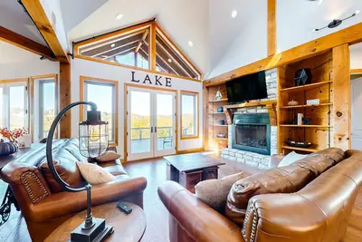 Image de Rustic 5br Sanctuary - Hot Tub - Lake Access