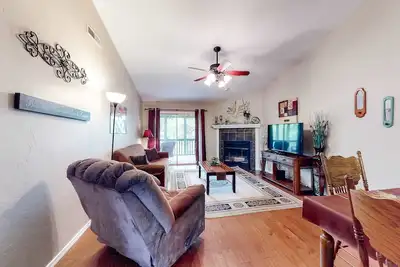 Image de Lake View 2br Condo # Pools # Golf # Pet-Friendly