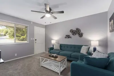 Image de Modern 2br Near Downtown Kc | Free Parking