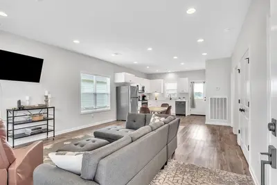 Image de Green Light Cottage | Relaxing 2br w/ Grill, Patio