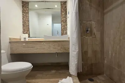 Image de Cancun Beach Escape ocean view ideal for family travel, beach access