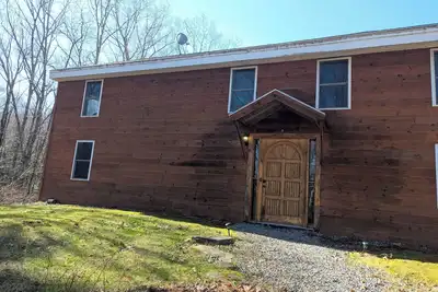Image de Spacious 3 bedroom home in a quiet, woodsy, setting in gorgeous Boothbay, Maine