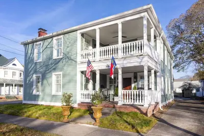 Image de 5br Historic Downtown