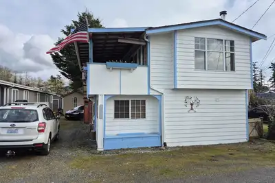 Image de Large 3 bed home on Terrell creek near beach & state park