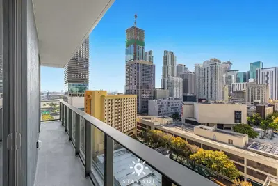 Image de Contemporary Haven with Glass Views 2br | Miami
