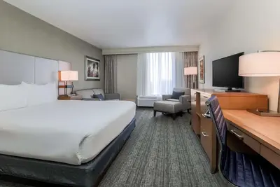 Image de Charming Room Near Gicc -1. 1mi | Pets Allowed, Free Airport Shuttle, Pool