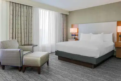 Image de 7 Miles to Downtown Atlanta – Restful Room w/ Seasonal Pool Access + Shuttle
