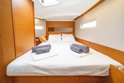 Image de Sun-Kissed Sailing Adventure in Islas Esporadas