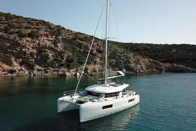 Image de Sun-Kissed Sailing Adventure in Islas Sarónicas