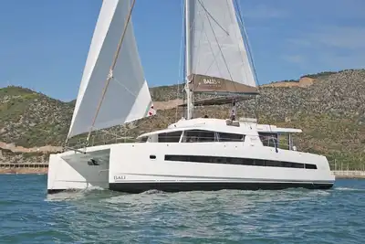 Image de Sun-Kissed Sailing Adventure in Islas Sarónicas