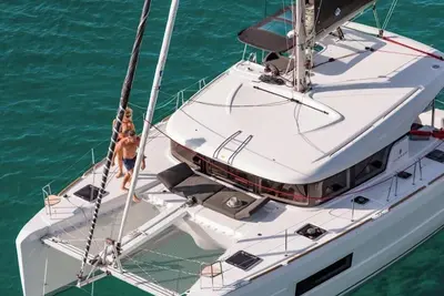 Image de Sun-Kissed Sailing Adventure in Islas Sarónicas