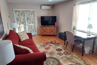 Image de Fordsresidential, Centrally located 2-bedroom apartment.