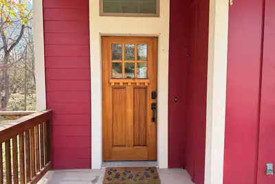 Image de Creekside Haven in East Austin