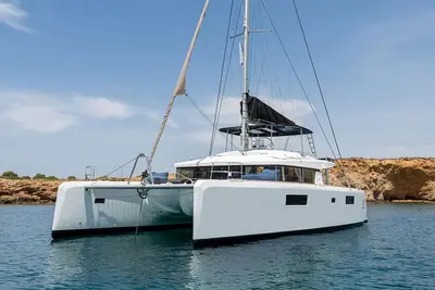 Image de Sun-Kissed Sailing Adventure in Islas Sarónicas