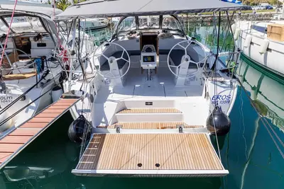 Image de Sun-Kissed Sailing Adventure in Islas Sarónicas