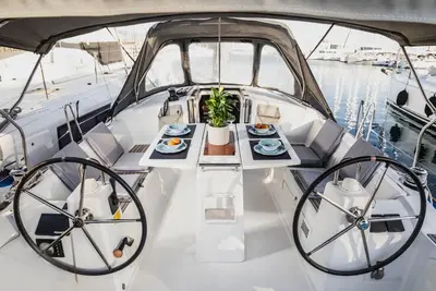 Image de Sun-Kissed Sailing Adventure in Islas Sarónicas