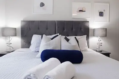Image de Modern 3-Bed Home in Milton Keynes with Parking