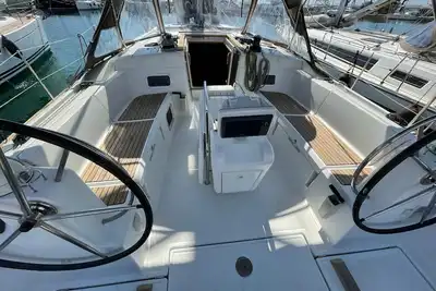 Image de Sun-Kissed Sailing Adventure in Islas Sarónicas