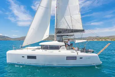 Image de Sun-Kissed Sailing Adventure in Islas Sarónicas