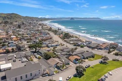 Image de Steps to Sand! Coastal Retreat w/ Fire Pit & Views