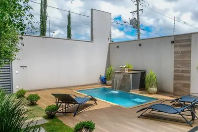 Image de Casa com Piscina Aquecida, Churrasqueira e Hidro