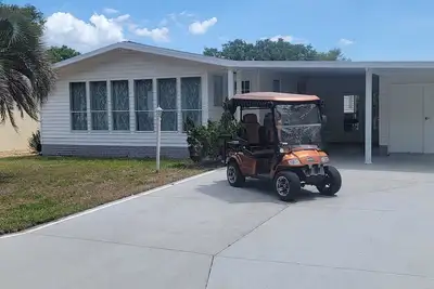 Image de Beautiful  Vacation Home in The Villages, Florida – Golf Car Included!