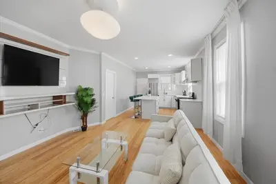 Image de 2br House w/ Free Parking / Fully Equipped Kitchen / Spacious / Family Friendly