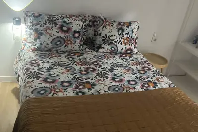 Image de Discover Barcelona from this cozy apartment\".