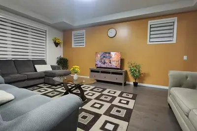 Image de Spacious A/C home, Garage Parking, Close Airport