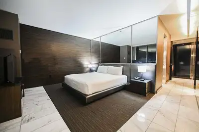 Image de Svs: 1bd/1. 5ba | Full Kitchen | Jetted Tub | Mountain View | Palms Place