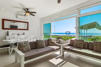 Image de Dog-friendly villa with beach views, patio, outdoor pool, streaming, partial Ac