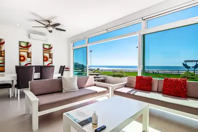 Image de Serene dog-friendly villa with impressive views, outdoor pool, private patio, Ac