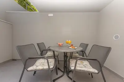 Image de Garçonnière avec la terrasse Makarska (As-20923-b)