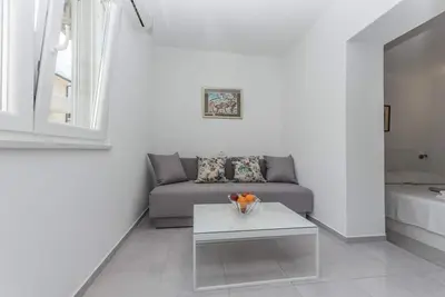 Image de Garçonnière avec le balcon Makarska (As-20923-e)