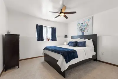 Spacious 5-Bedroom Home in Aberdeen