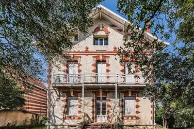 Image de Arcachon, Basilique-Notre-Dame – A 300 M De La Plage!