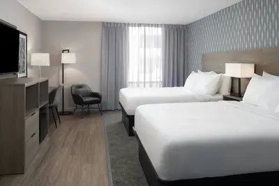 Image de 2 Pet-Friendly Stay in Boston near Franklin Park Zoo - 2. 7 miles | Free  Parking