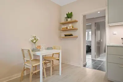 Image de Deux chambres lumineuses et agréables avec emplacement central