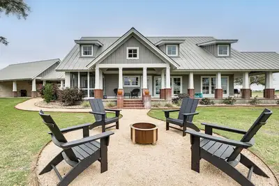 Image de Elevated Farmhouse Getaway in Thorndale