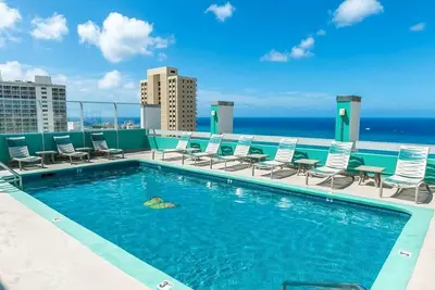 Image de Chic Studio w/ Lanai, Rooftop Pool & Quick Access to Waikiki Beach, Diamond Head