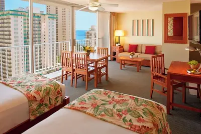 Image de Post-Adventure Bliss! 4 Units, Sauna, Rooftop Sunset Views in Waikiki Retreat!