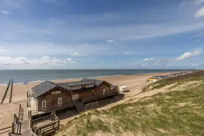 Image de Retraite cosy en bord de mer avec terrasse